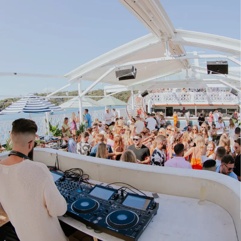 DJ EQUIPMENT